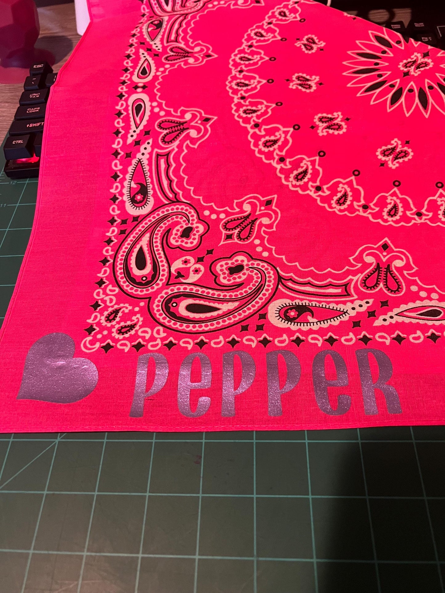 Customizable dog bandanas